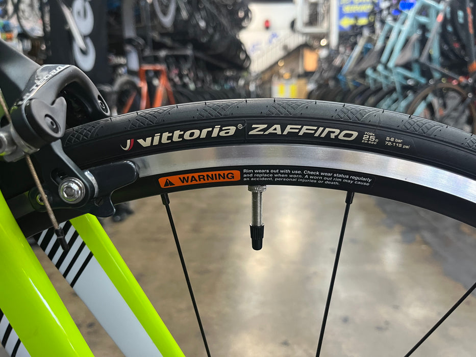 Cervelo P3 Shimano Ultegra Di2 11 Speed - Fluoro/White/Black DEMO