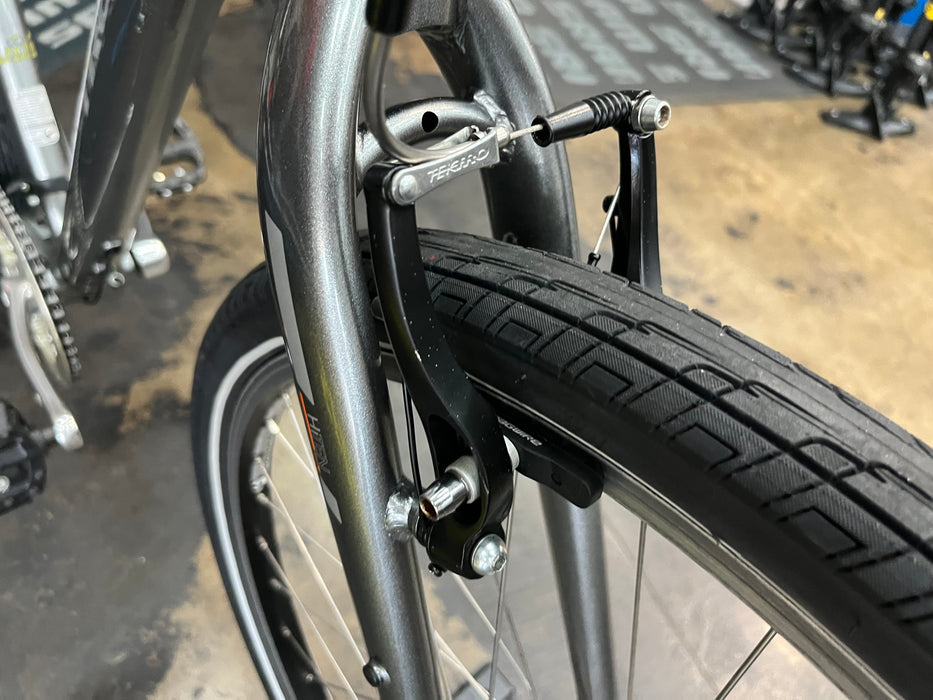 Trek Shift 1 Shimano Tourney 7 Speed - Silver USED