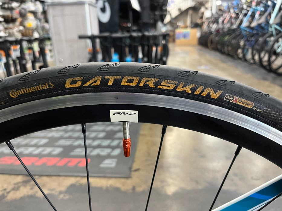 Liv Avow Advanced Shimano 105/Ultegra 11 Speed - White USED