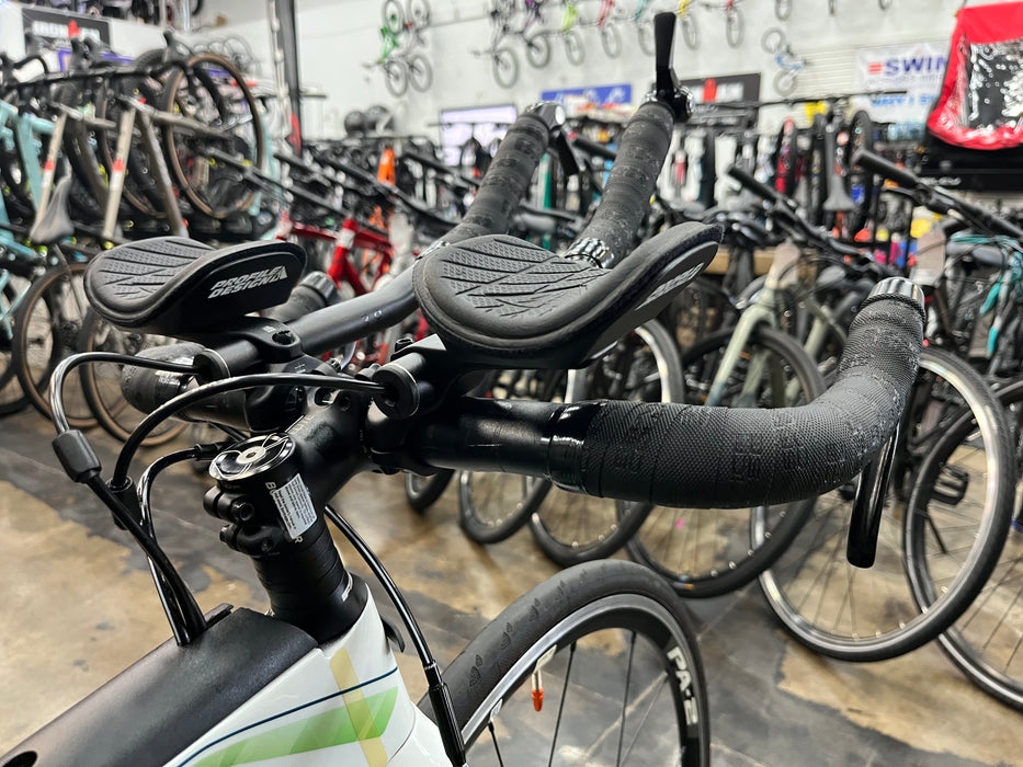 Liv Avow Advanced Shimano 105/Ultegra 11 Speed - White USED