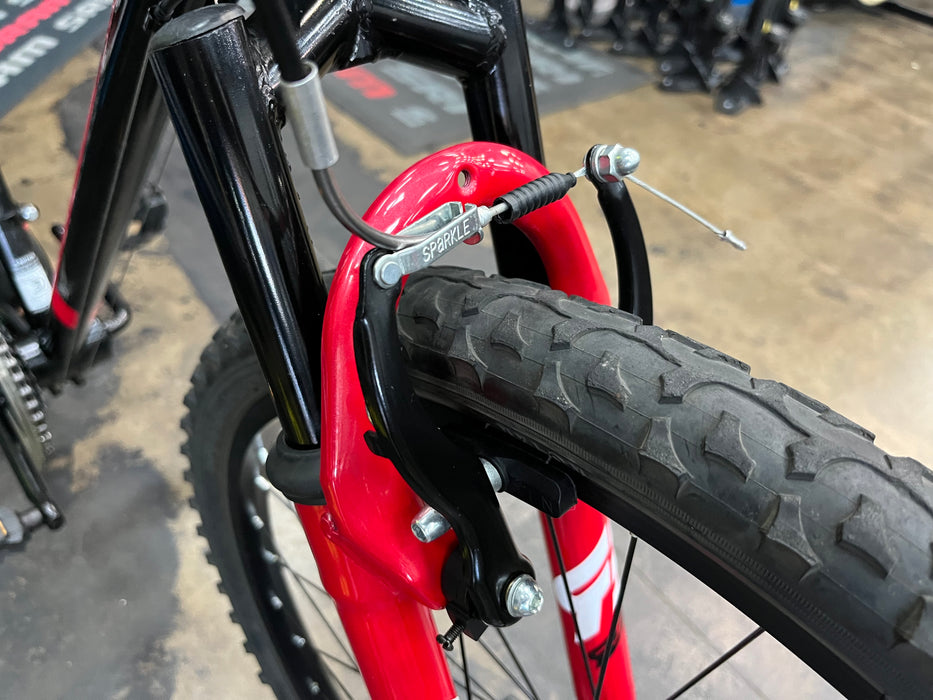 Magna Silver Canyon 26" Mountain Bike - Black USED