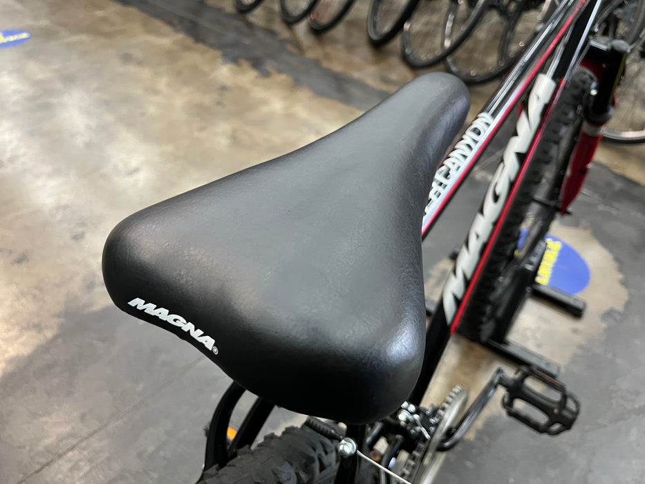 Magna Silver Canyon 26" Mountain Bike - Black USED