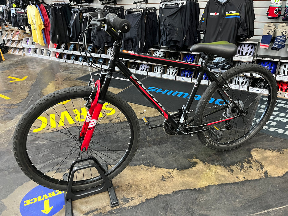 Magna Silver Canyon 26" Mountain Bike - Black USED