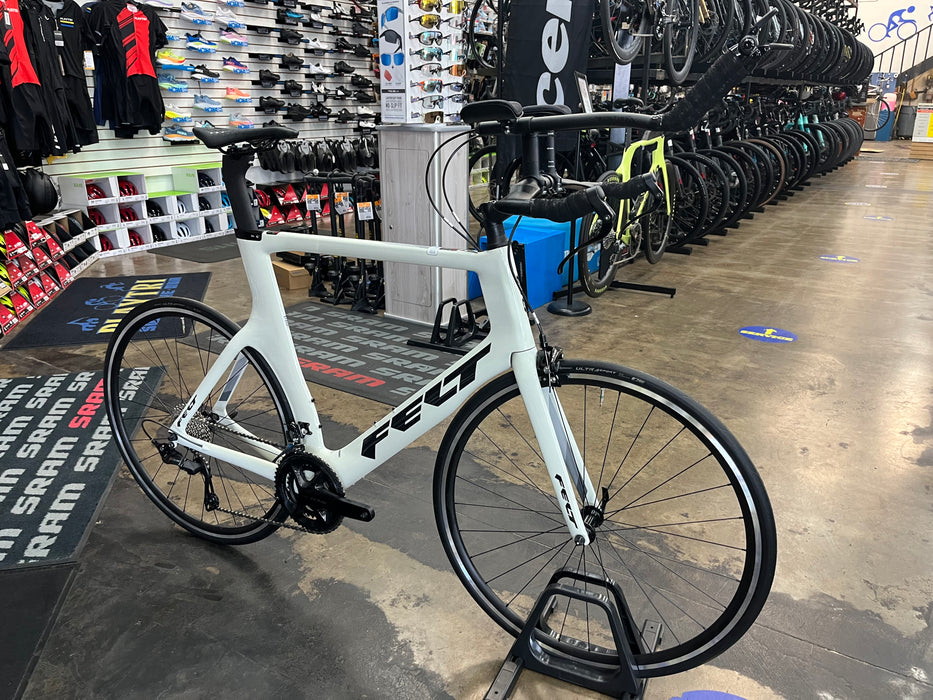 Felt B Performance Shimano 105 12-Speed - White Fog