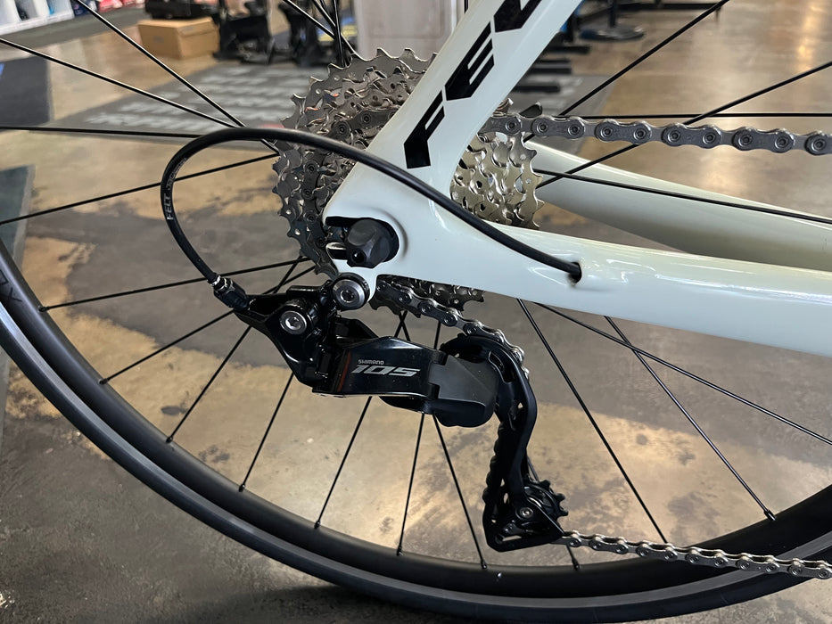 Felt B Performance Shimano 105 12-Speed - White Fog