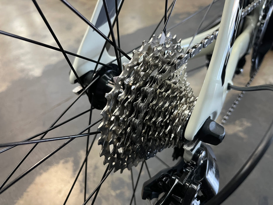 Felt B Performance Shimano 105 12-Speed - White Fog