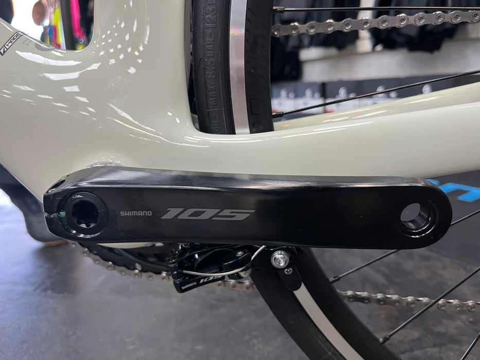 Felt B Performance Shimano 105 12-Speed - White Fog