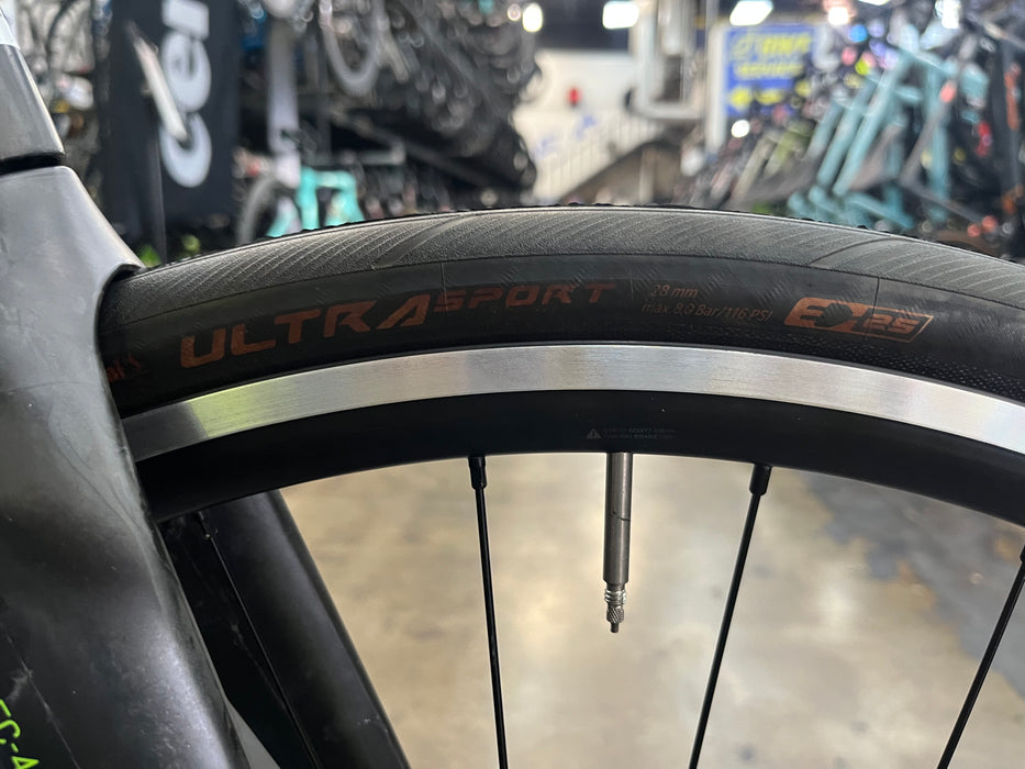 Fuji Norcom Straight 2.5 Shimano 105 11 Speed - Carbon/Green 2015 NEW