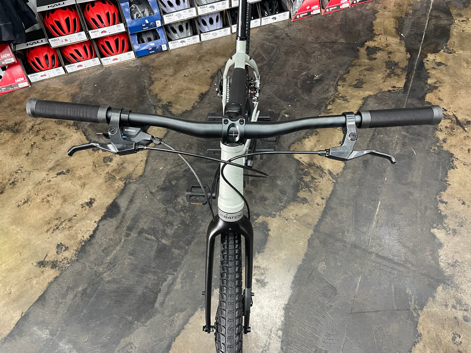 Batch The Urban Bike 27.5" Shimano Tourney