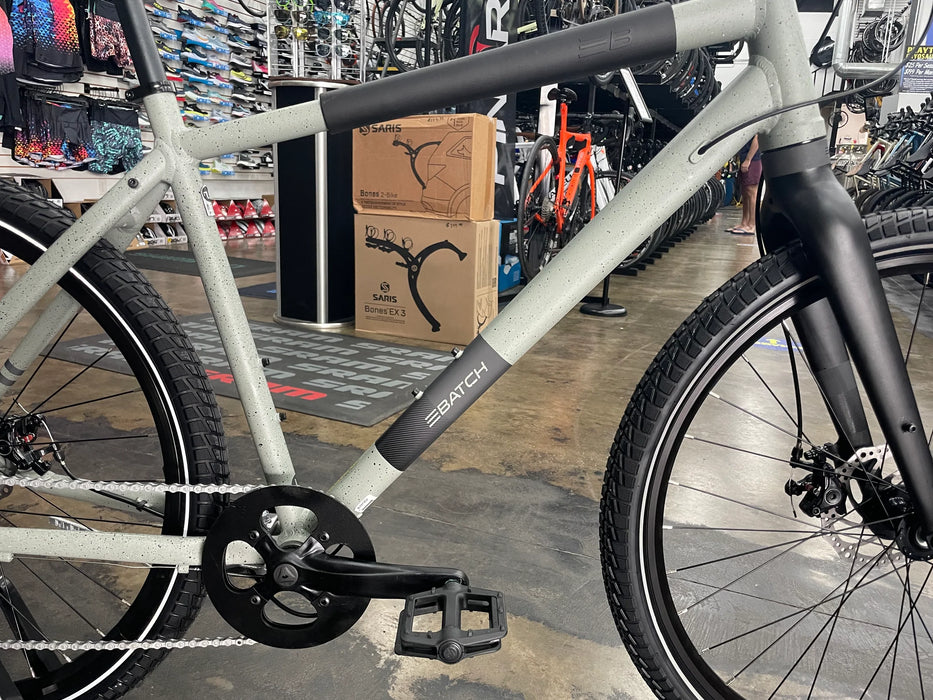 Batch The Urban Bike 27.5" Shimano Tourney