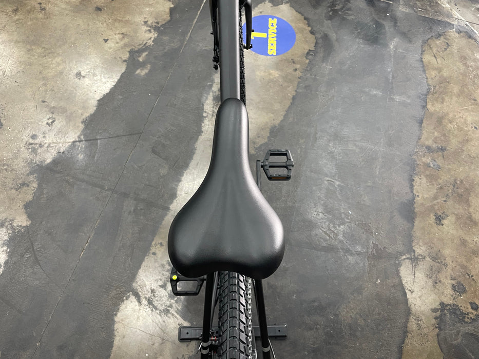 Batch The Urban Bike 27.5" Shimano Tourney