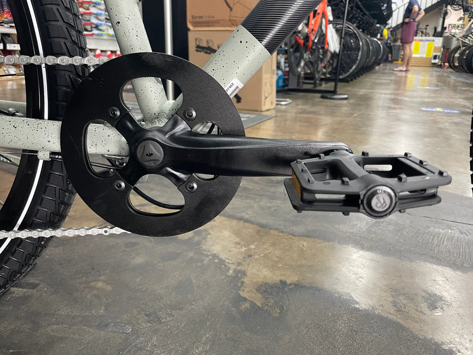 Batch The Urban Bike 27.5" Shimano Tourney