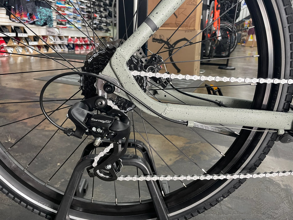 Batch The Urban Bike 27.5" Shimano Tourney