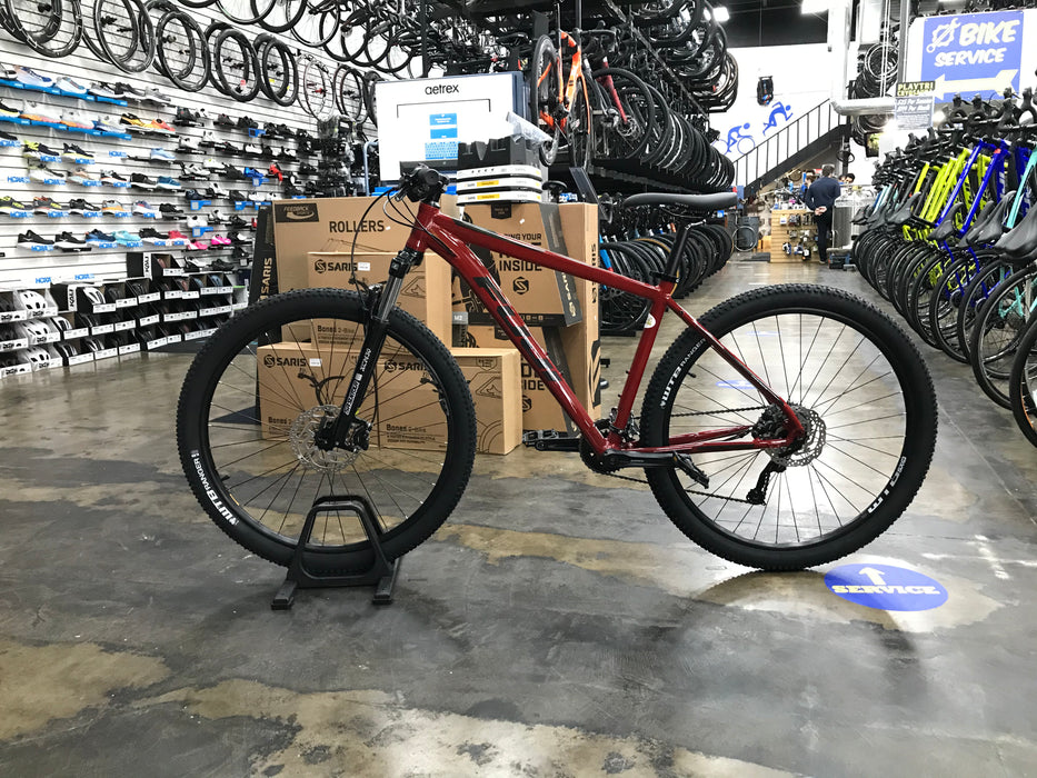 Fuji Nevada 29 1.5 Shimano Alivio - Brick Red