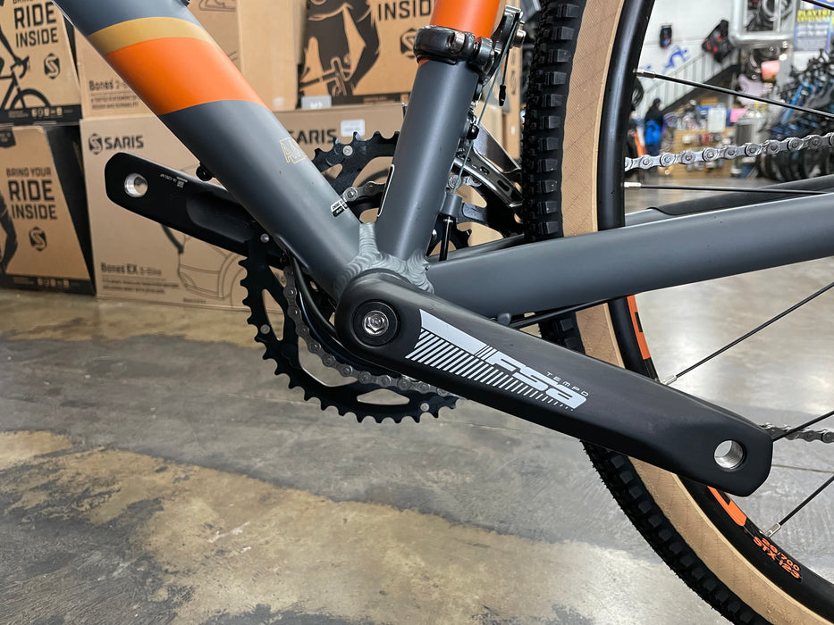 Fuji Jari 2.5 Disc Shimano Claris 8 Speed - Satin Iron