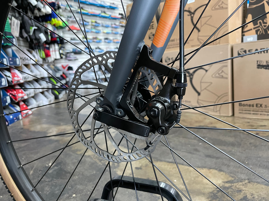 Fuji Jari 2.5 Disc Shimano Claris 8 Speed - Satin Iron