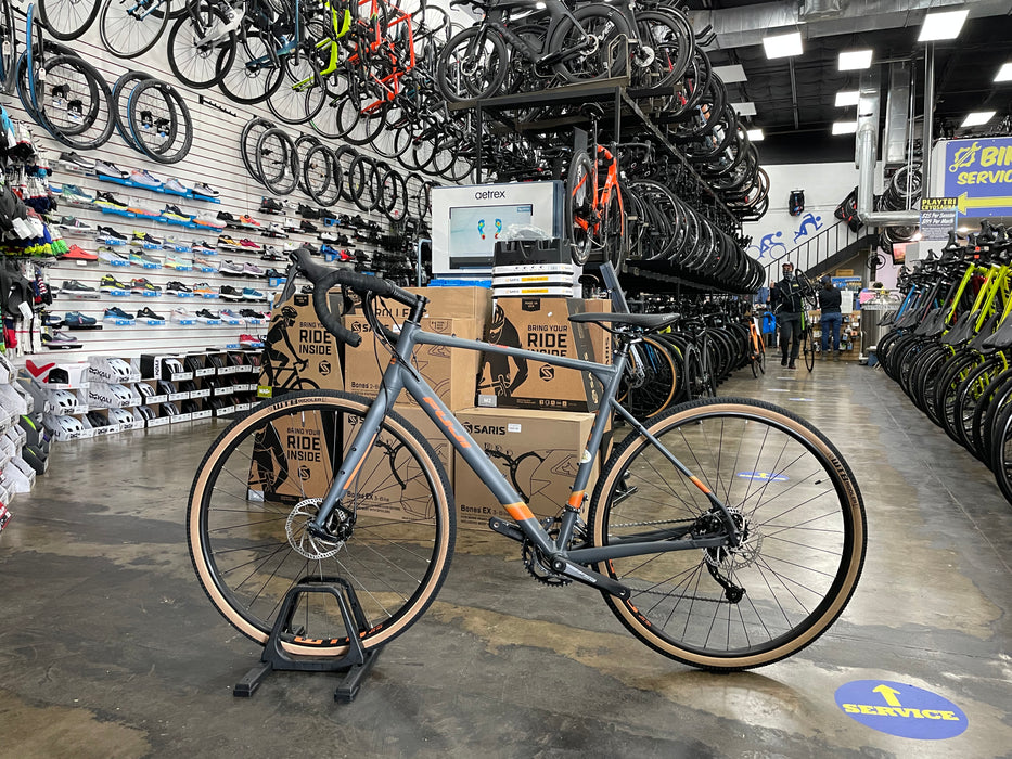 Fuji Jari 2.5 Disc Shimano Claris 8 Speed - Satin Iron