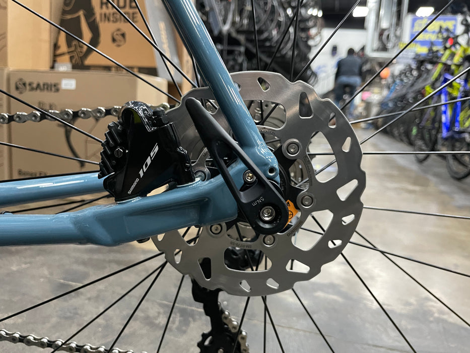 Fuji SL-A 1.3 Disc Shimano 105 11 Speed - Cool Gray/Red Orange