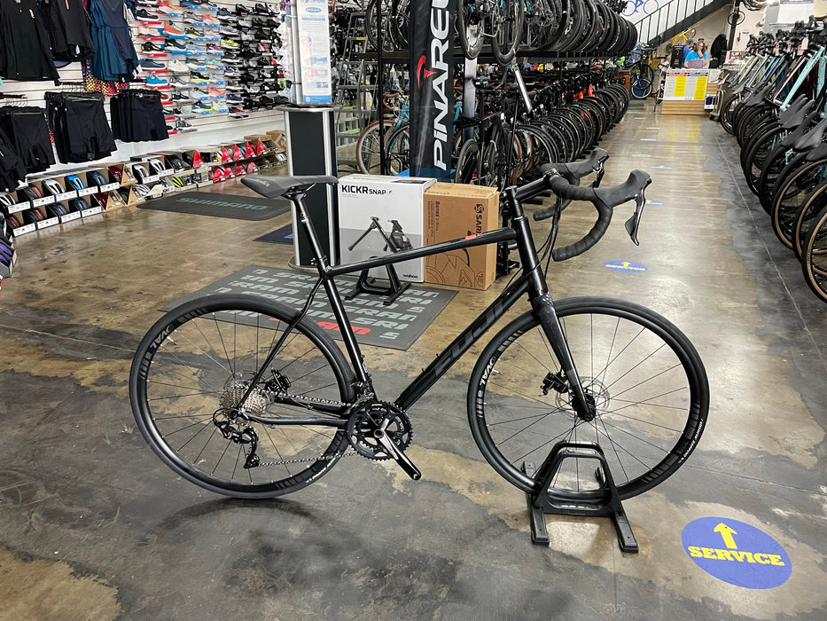 Fuji Sportif 1.1 Disc Shimano 105 11-Speed - Pearl Black