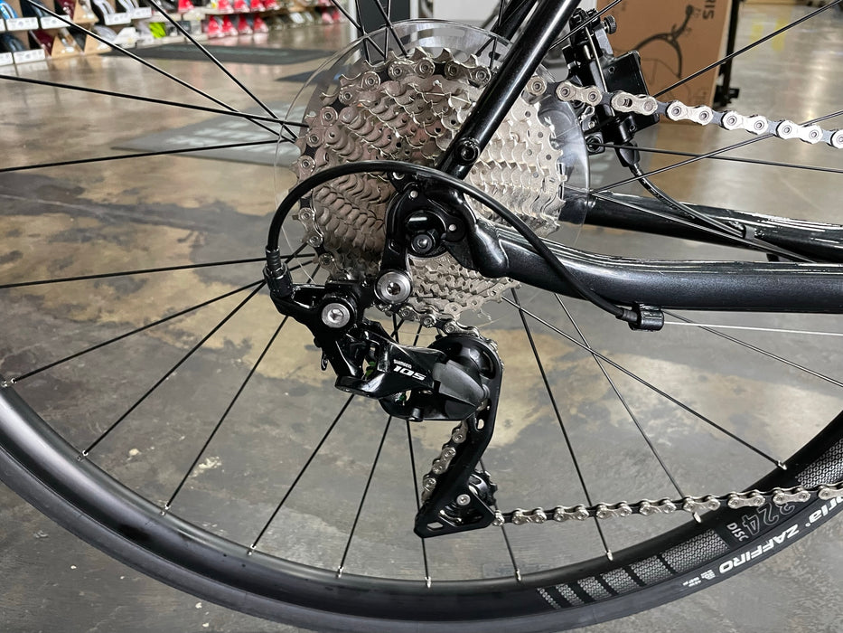 Fuji Sportif 1.1 Disc Shimano 105 11-Speed - Pearl Black