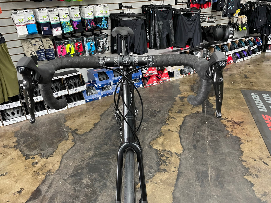 Fuji Sportif 1.1 Disc Shimano 105 11-Speed - Pearl Black