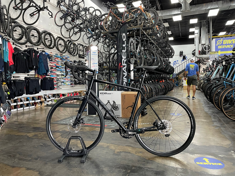Fuji Sportif 1.1 Disc Shimano 105 11-Speed - Pearl Black