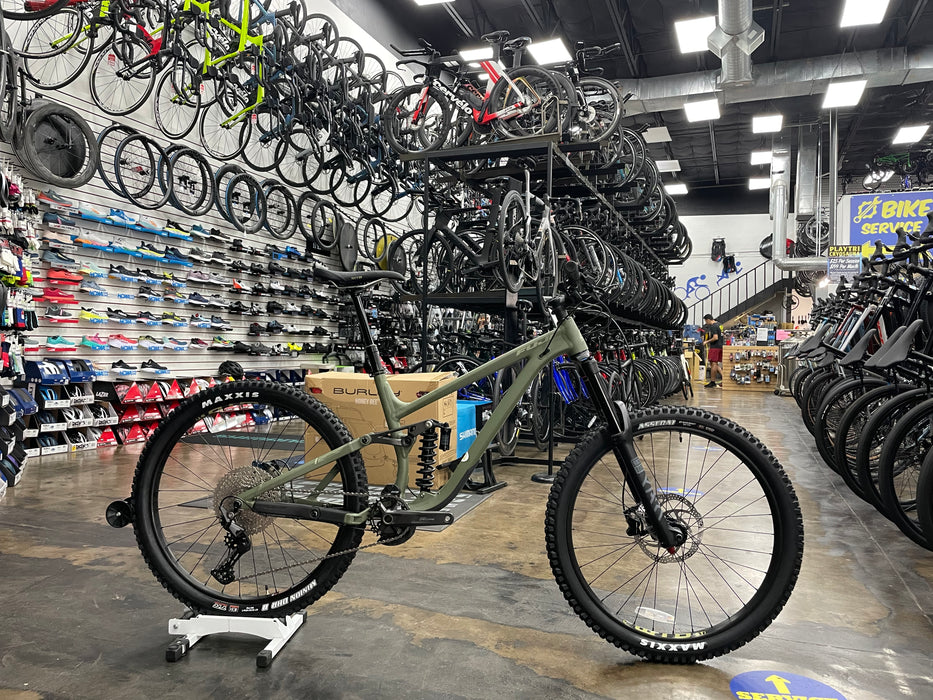 Fuji Auric 27.5 LT 1.5 Shimano Deore 11 Speed - Satin Olive Green