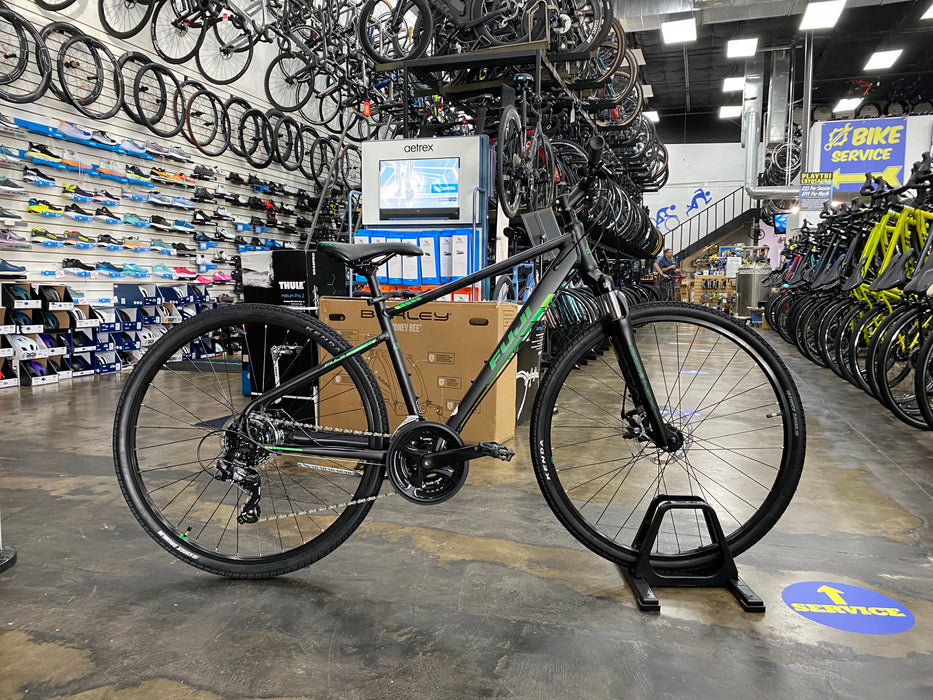 Fuji Traverse 1.7 Disc Shimano Tourney 7 Speed - Satin Black/Green