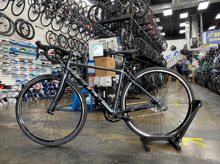 Fuji Sportif 2.3 Shimano Claris 8 Speed - Storm Grey