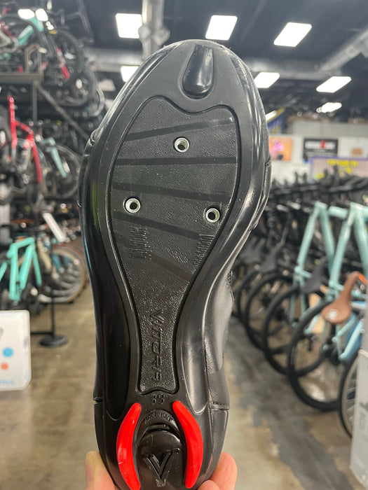 Vittoria Men's PlayTri Edition - Black (Wide)