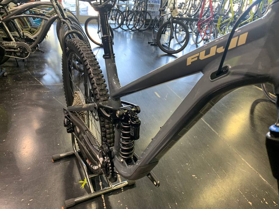 Fuji Rakan 29 LT 1.5 Shimano Deore 11 Speed - Iron Gray/Sand