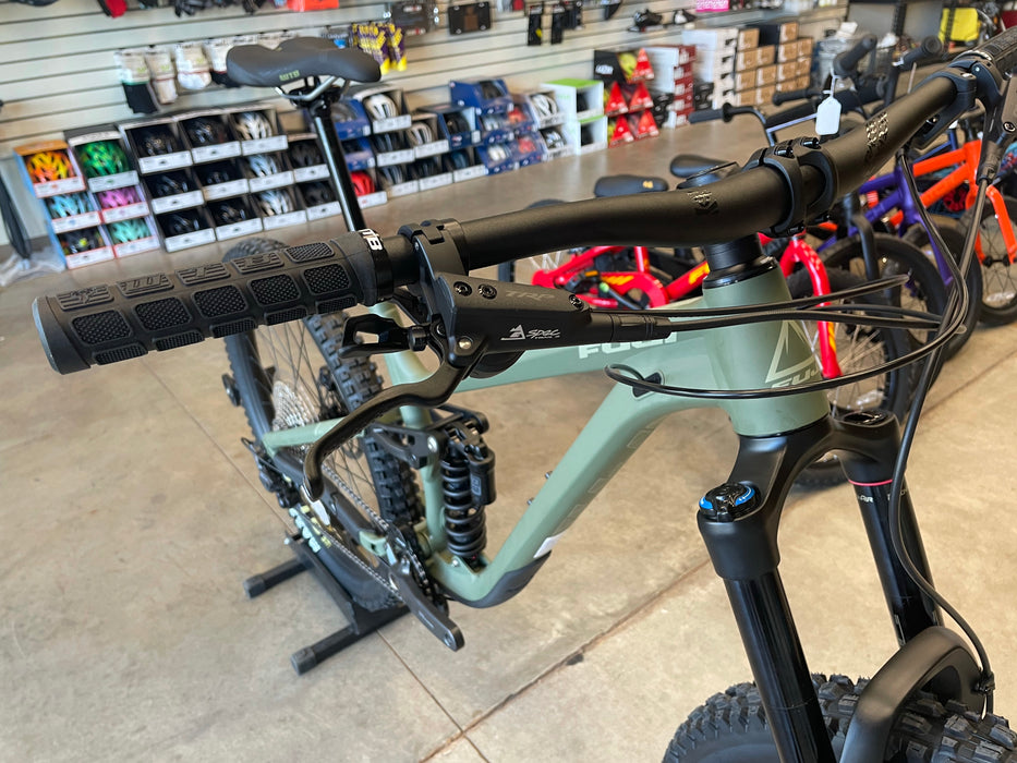 Fuji Auric 27.5 LT 1.5 Shimano Deore 11 Speed - Satin Olive Green