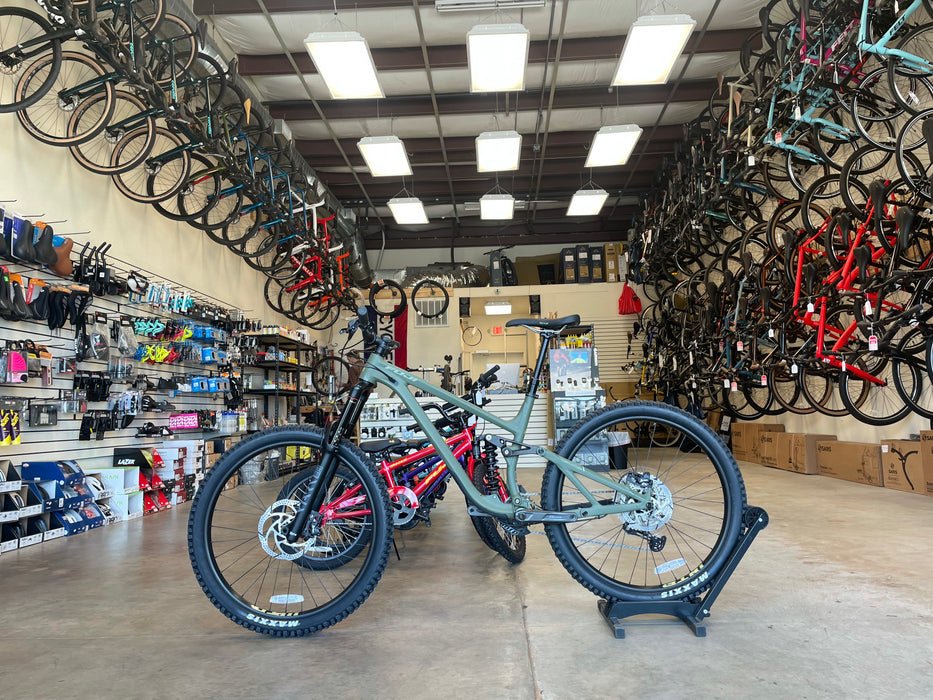 Fuji Auric 27.5 LT 1.5 Shimano Deore 11 Speed - Satin Olive Green