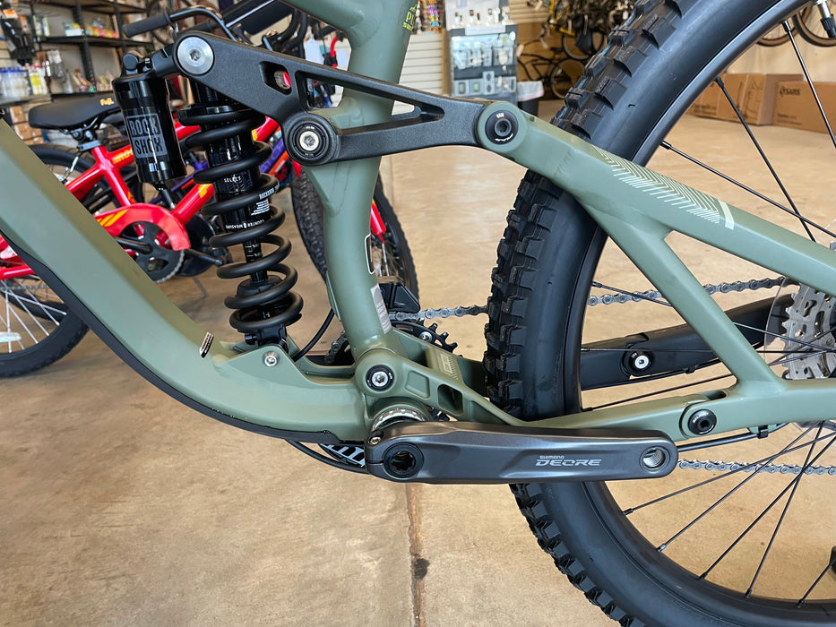 Fuji Auric 27.5 LT 1.5 Shimano Deore 11 Speed - Satin Olive Green