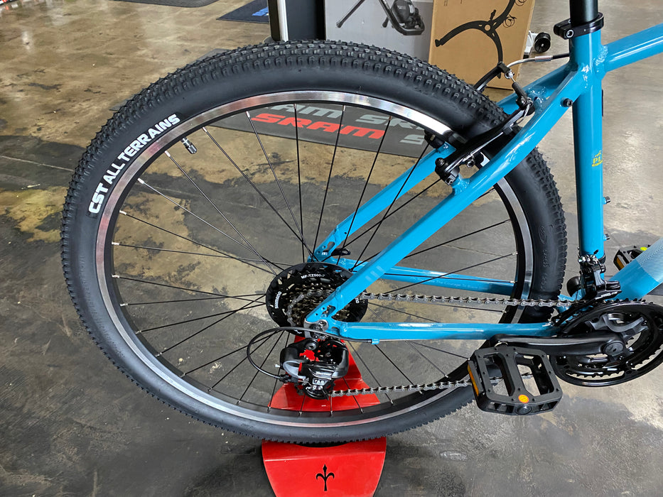 Batch The Mountain Bicycle Shimano Tourney - Gloss Blue