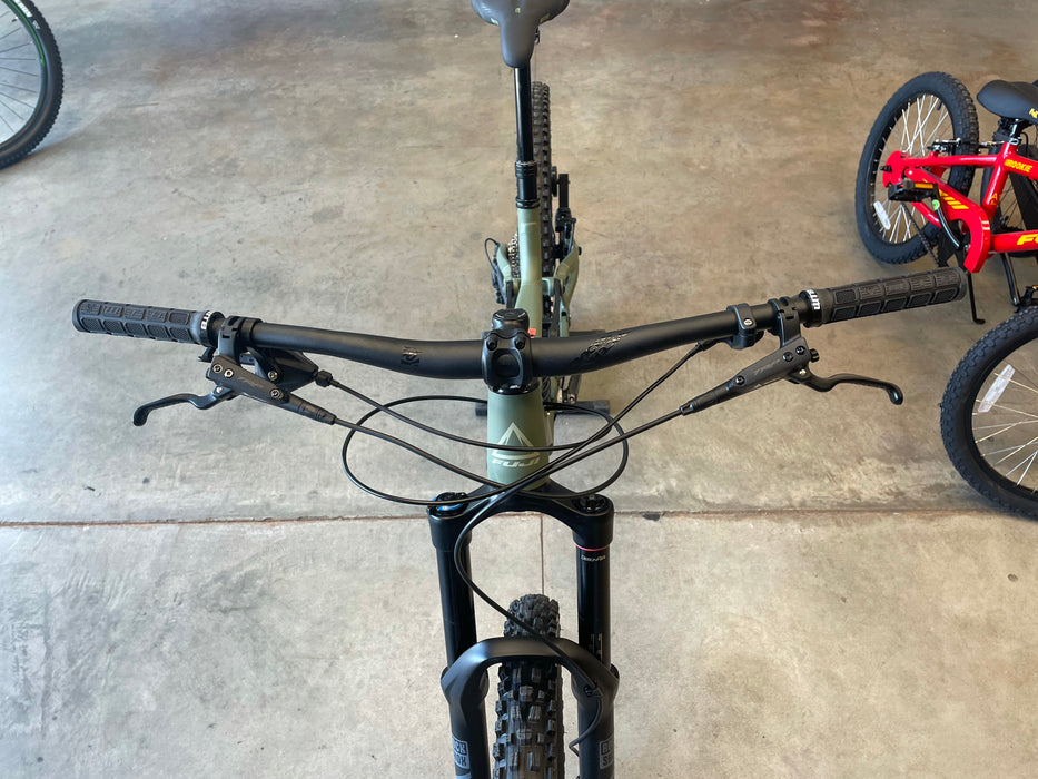 Fuji Auric 27.5 LT 1.5 Shimano Deore 11 Speed - Satin Olive Green