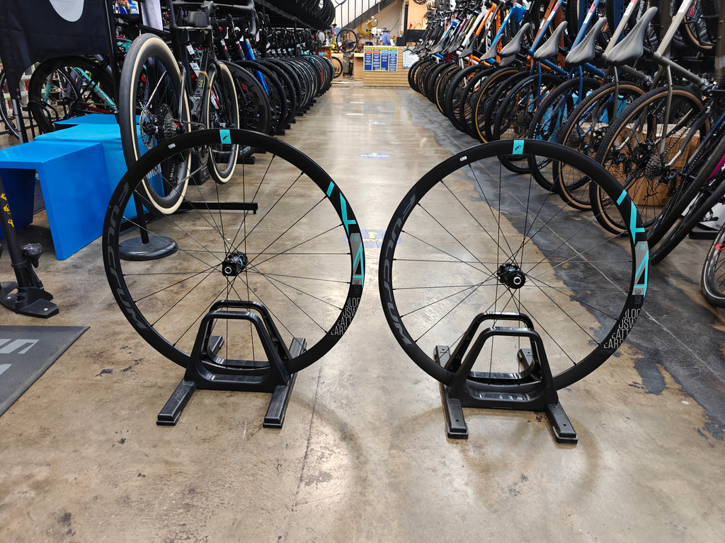 Fulcrum Racing 4 Clincher DB Wheelset — Playtri