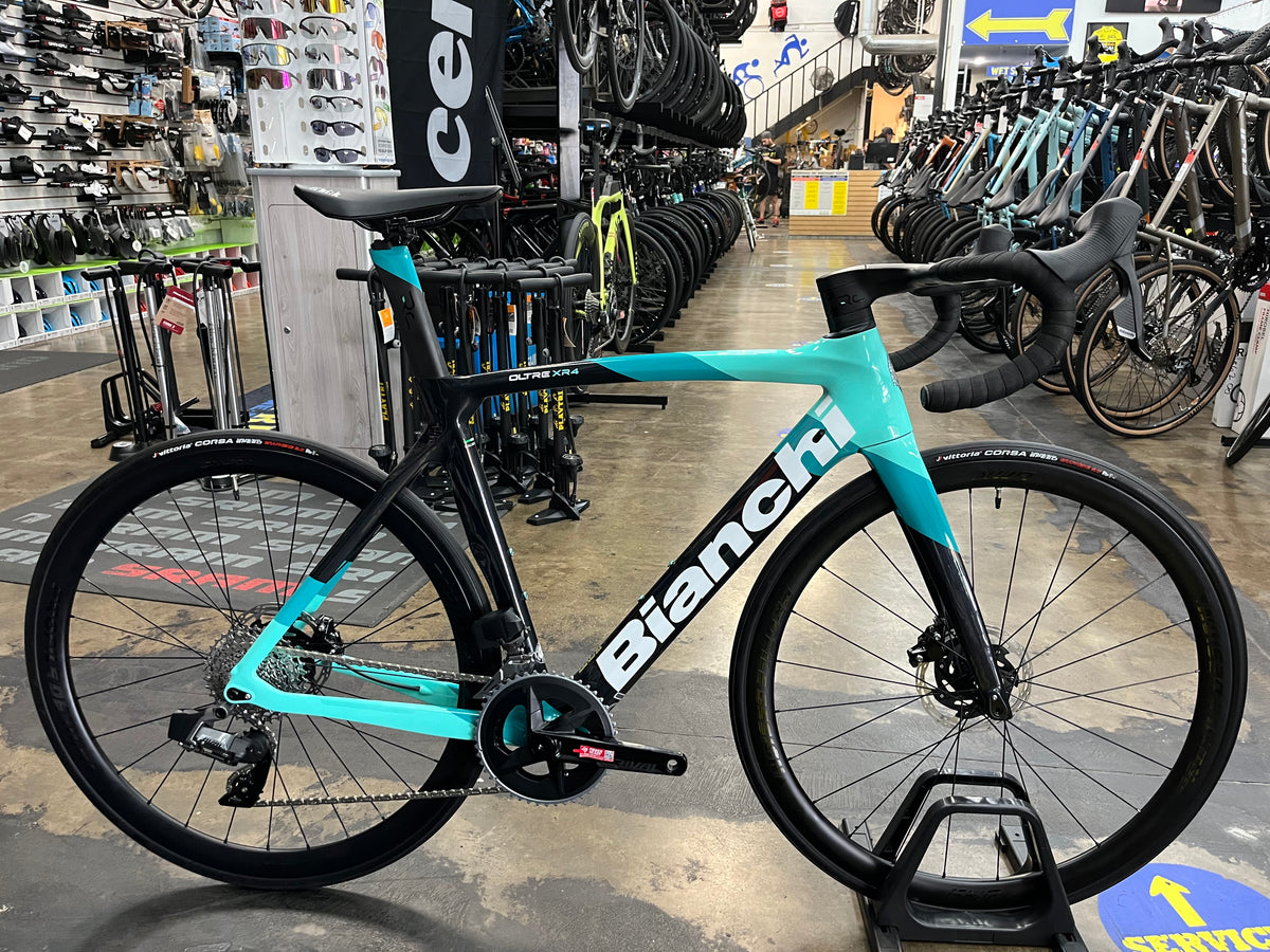 Bianchi Oltre XR4 Disc SRAM Rival AXS Profile Design GMR 38 Carbon