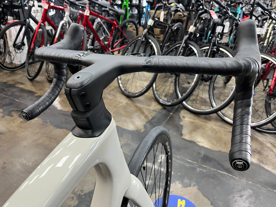 Specialized Tarmac SL7 Pro Shimano Ultegra Di2 12 Speed - White USED