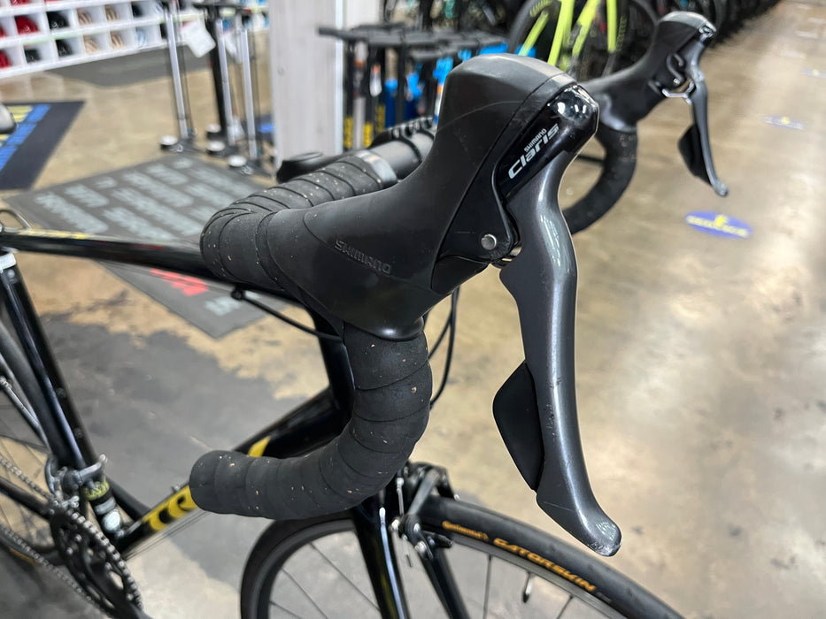 Trek Domane AL2 Shimano Claris - Black/Gold 2023 USED