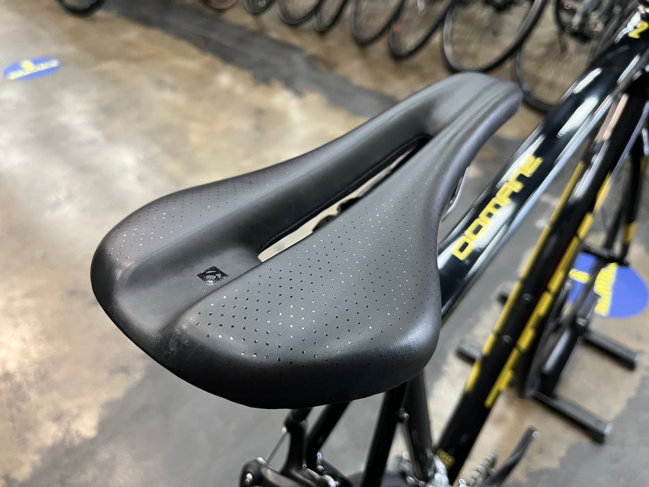 Trek Domane AL2 Shimano Claris - Black/Gold 2023 USED
