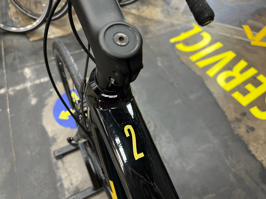 Trek Domane AL2 Shimano Claris - Black/Gold 2023 USED