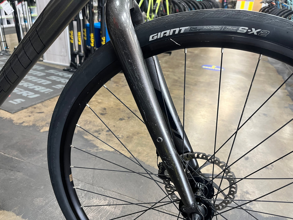 Giant Escape 3 Disc Shimano Tourney - Metallic Black 2022 USED