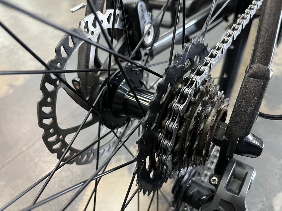Giant Escape 3 Disc Shimano Tourney - Metallic Black 2022 USED