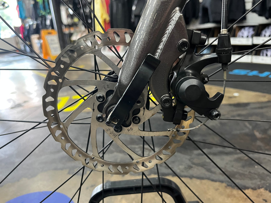 Giant Escape 3 Disc Shimano Tourney - Metallic Black 2022 USED