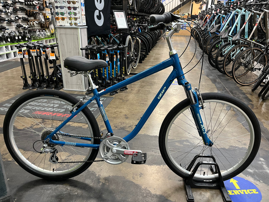 Izip Zest Shimano Altus 7 Speed - Blue USED