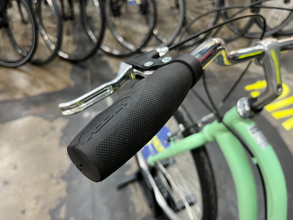 Huffy Parkside SE 27.5 Comfort Hybrid 7 Speed - Mint Green USED