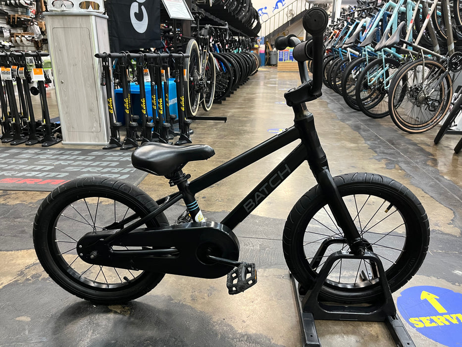 Batch Kids Bicycle 16" - Black DEMO