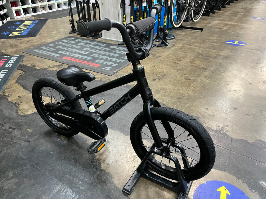 Batch Kids Bicycle 16" - Black DEMO