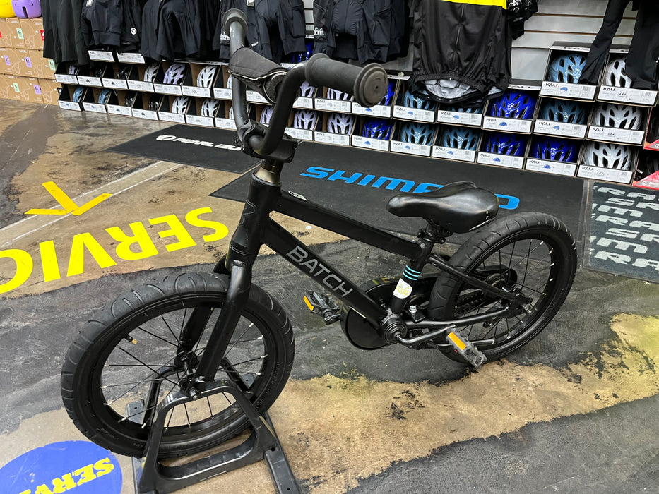 Batch Kids Bicycle 16" - Black DEMO
